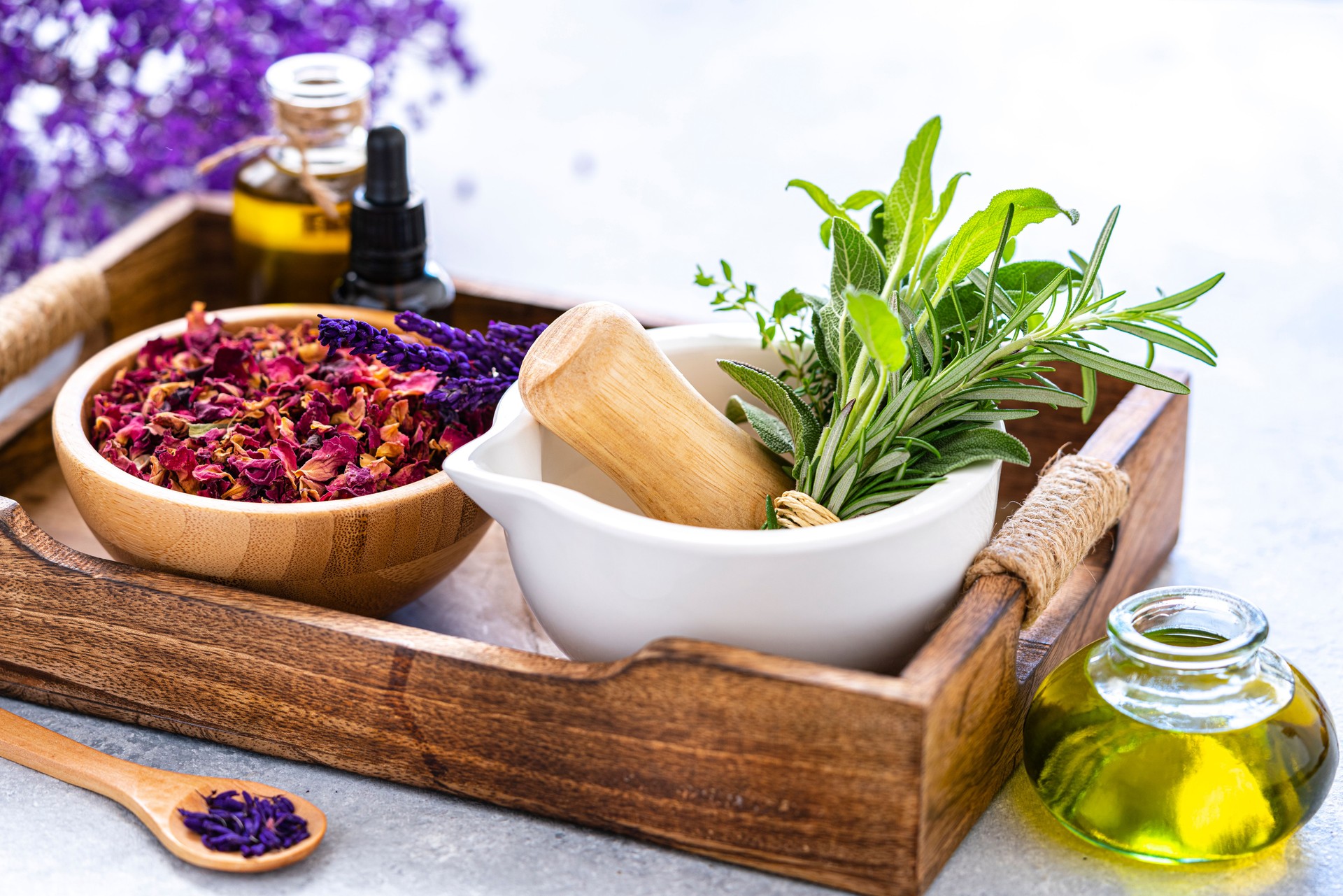 Aromatherapy and herbal medicine